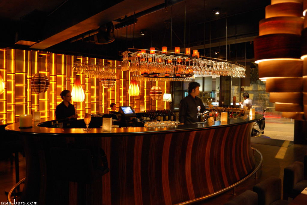 Tivo Italian wine & dining bar Wyndham Street, Central Hong Kong