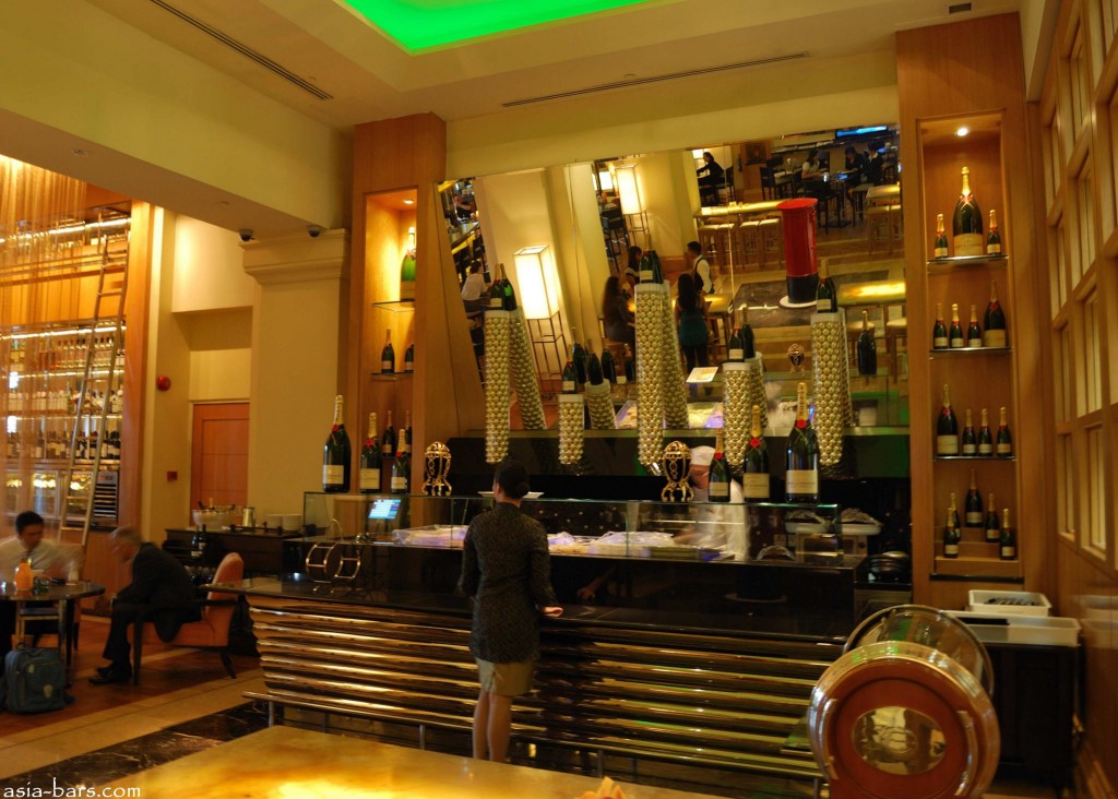 postbarfullertonhotel2 Asia Bars & Restaurants