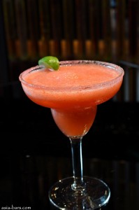 met bar bangkok- summer strawberry magarita