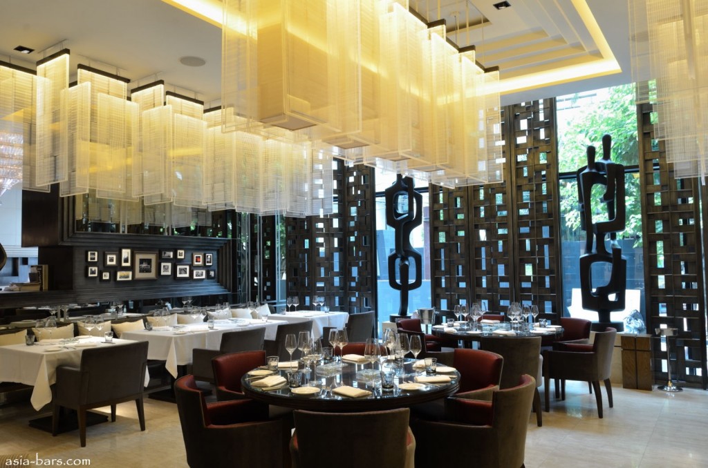 Jojo main dining room  st regis bangkok
