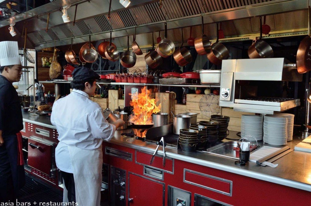 red oven sofitel so bangkok