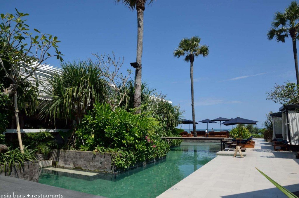 mozaic beachclub bali