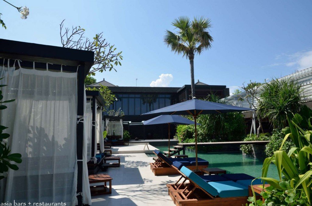 mozaic beachclub bali