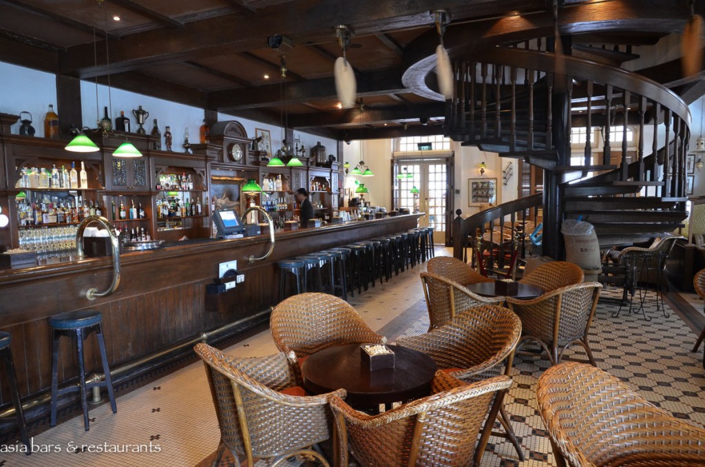 Long Bar- iconic bar at Raffles Hotel Singapore | Asia Bars & Restaurants