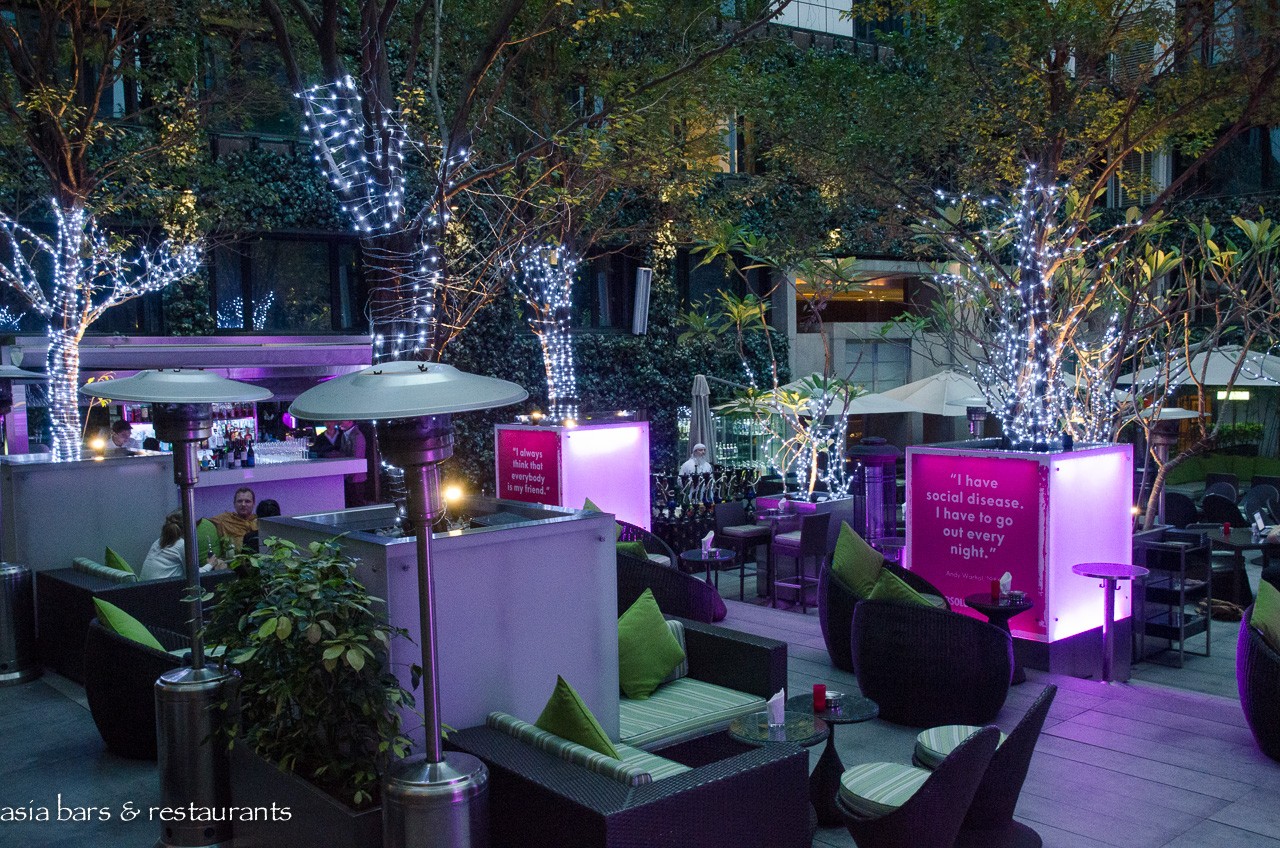 Vibes openair lounge bar at The Mira Hong Kong Asia Bars & Restaurants