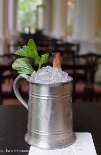 raffles bar & billiard room