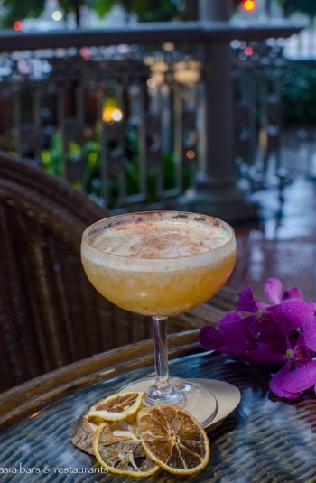 raffles bar & billiard room