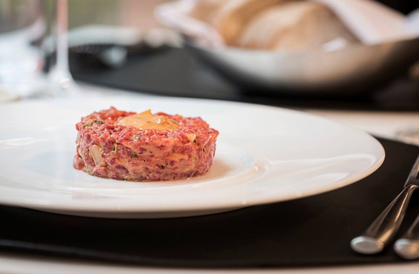 traditional beef tartare bistro style