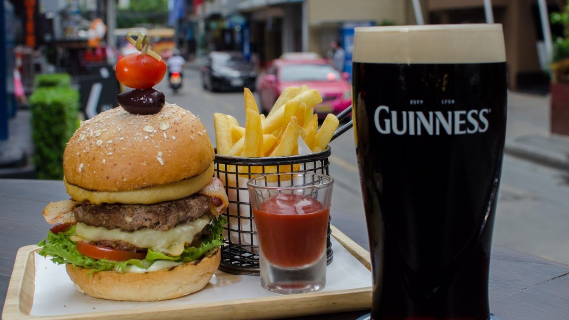 The Drunken Leprechaun - Irish Pub in Bangkok