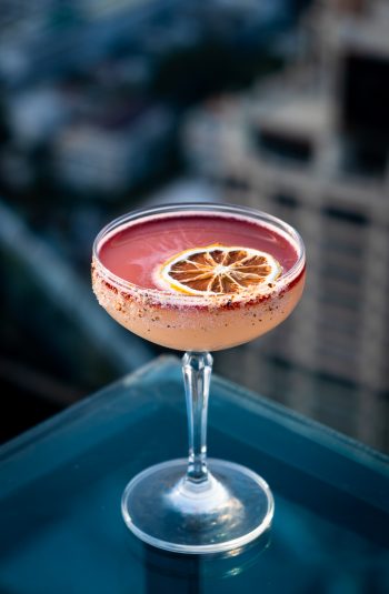 cocktail moon bar